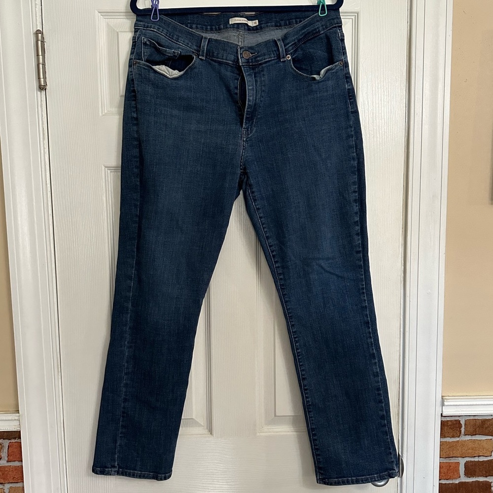 Women’s Levi’s Classic straight leg jeans size 16